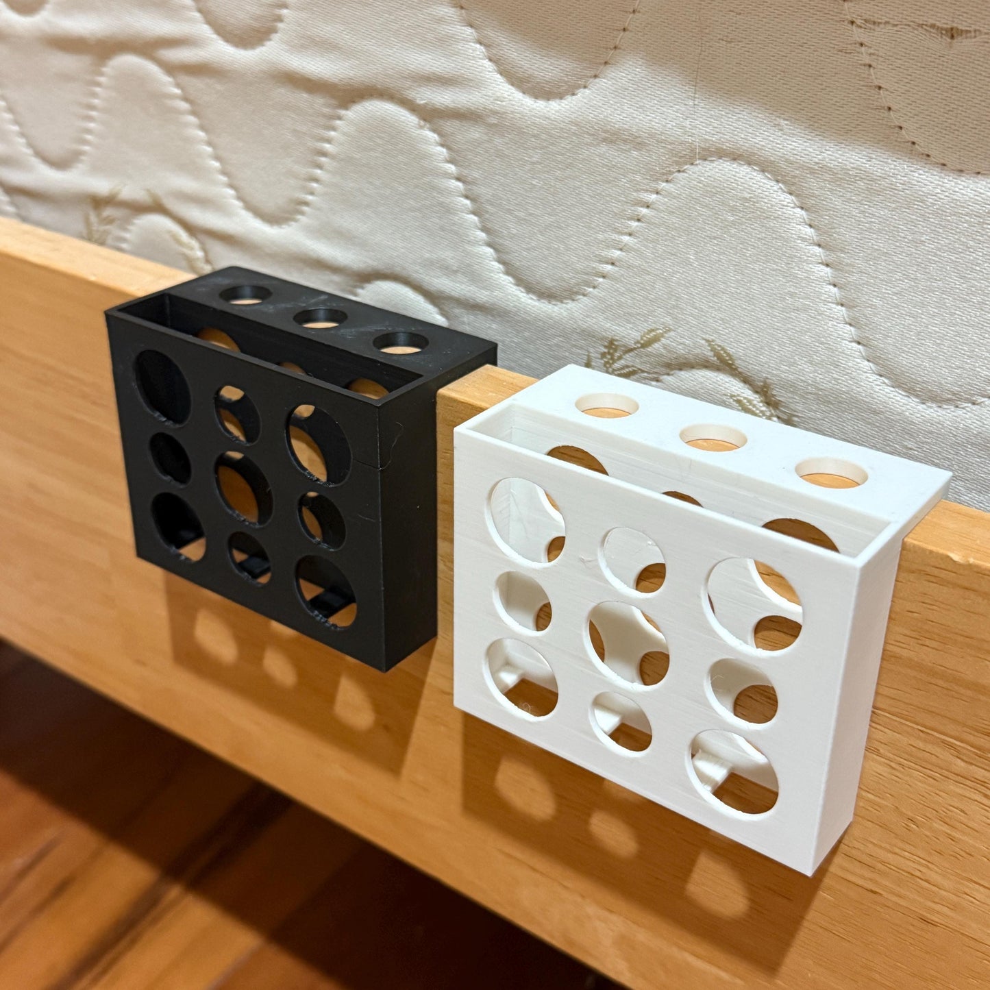 3D Printed Bed Frame Phone Holder: Universal Clip-On Nightstand Alternative