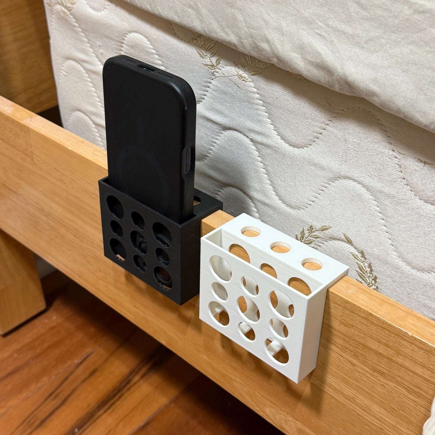 3D Printed Bed Frame Phone Holder: Universal Clip-On Nightstand Alternative