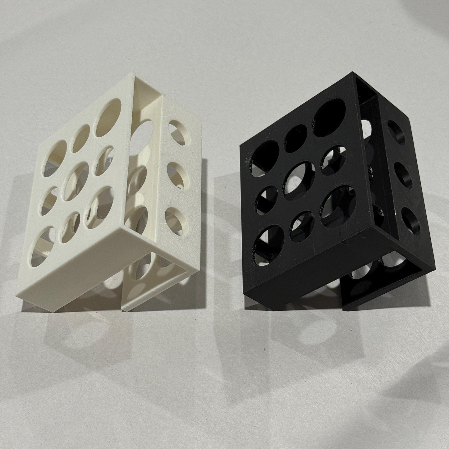 3D Printed Bed Frame Phone Holder: Universal Clip-On Nightstand Alternative